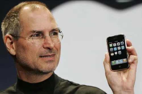 Steve-Jobs-2007-iPhone 