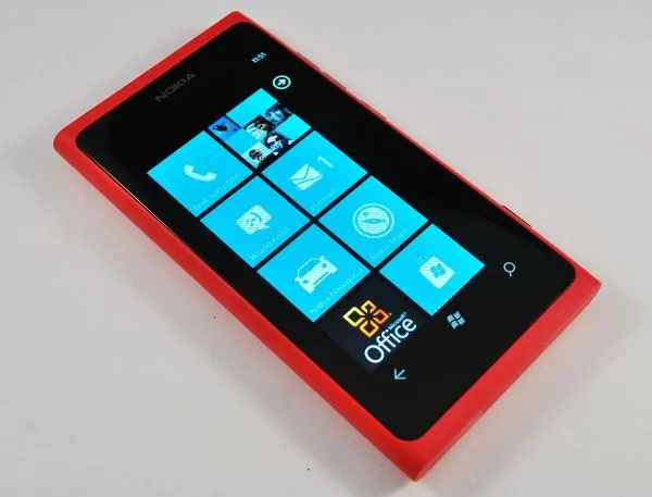 lumia 700
