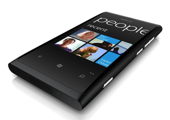 lumia800 class="wp-image-32483" 