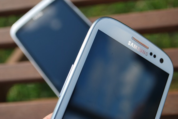 htc one x vs galaxy s3, m class="wp-image-48903"
