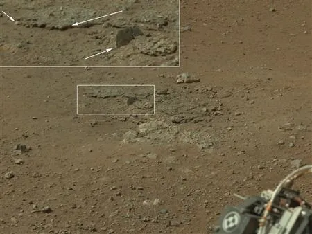 Color image from NASA’s Curiosity rover shows an area excavated by the blast of the Mars Science Laboratory’s descent stage rocket engines