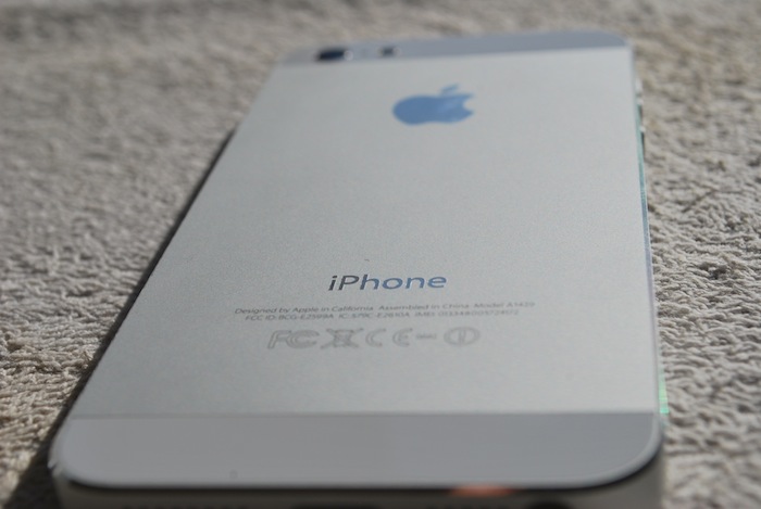 class="wp-image-63183" title="iPhone 5, r"