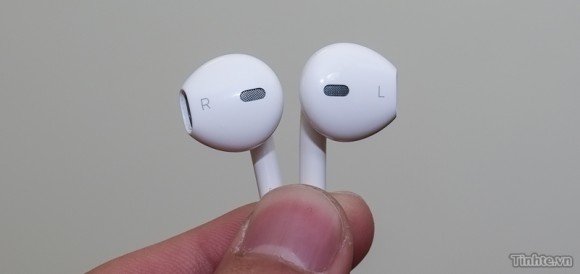 newiPhone_earphones1-580×274