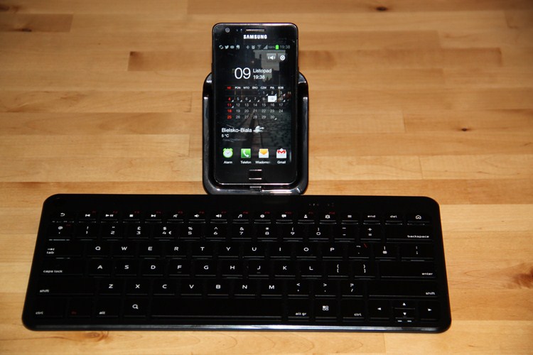 Samsung Galaxy S II, Stacja dokująca, Klawiatura Morotola