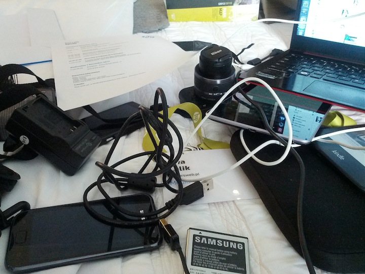 Kindle, Nexus 7, smartfony, baterie, 2