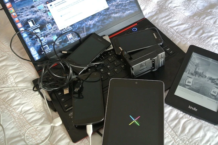 Kindle, Nexus 7, smartfony, baterie, 3