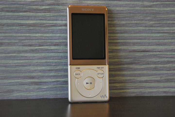 class="wp-image-84743" title="Sony Walkman NWZ-747, 2"