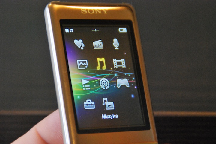 class="wp-image-84750" title="Sony Walkman NWZ-747, 9"