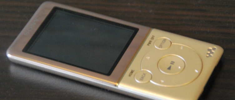 Pamiętacie Walkmana? Odtwarzacz Sony wciąż daje radę. Przynajmniej jeśli chodzi o jakość odtwarzanej muzyki