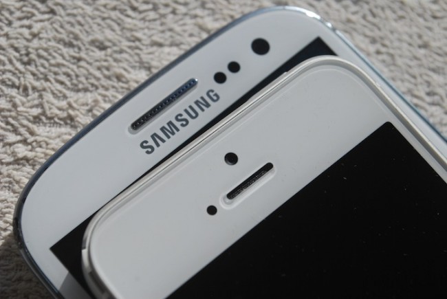iPhone 5 vs. Samsung Galaxy S III, o
