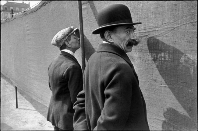 https://ocs-pl.oktawave.com/v1/AUTH_2887234e-384a-4873-8bc5-405211db13a2/spidersweb/2013/01/Henri-Cartier-Bresson-4-650x431.png