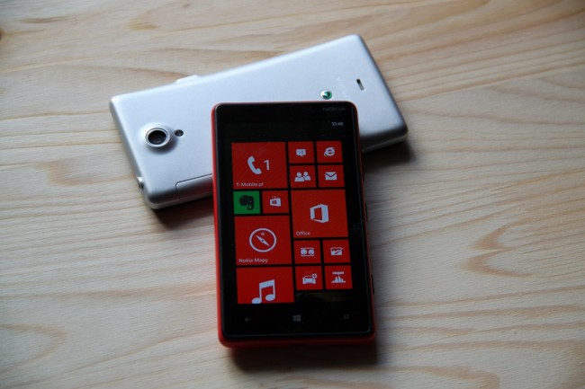https://ocs-pl.oktawave.com/v1/AUTH_2887234e-384a-4873-8bc5-405211db13a2/spidersweb/2013/01/Nokia-Lumia-820-13-650x433.jpg