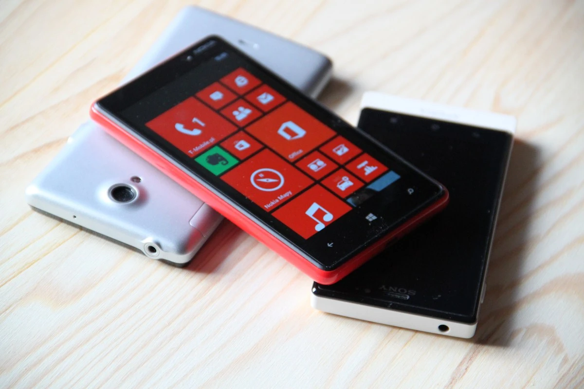 https://ocs-pl.oktawave.com/v1/AUTH_2887234e-384a-4873-8bc5-405211db13a2/spidersweb/2013/01/Nokia-Lumia-820-14.jpg