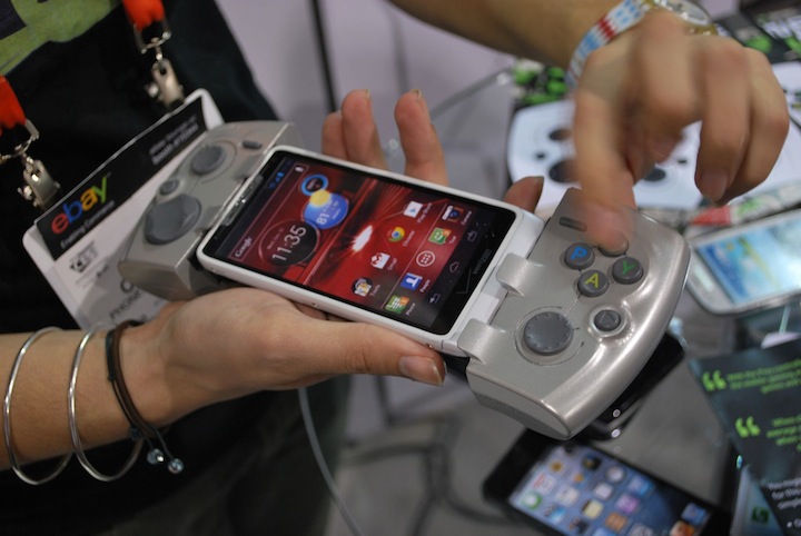 Phone Joy CES 2013 b class="wp-image-87749"