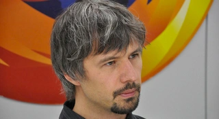 Lukas Adamski z Mozilli przekonuje mnie, że Polacy powinni sięgnąć po smartfony z Firefox OS (wideo)
