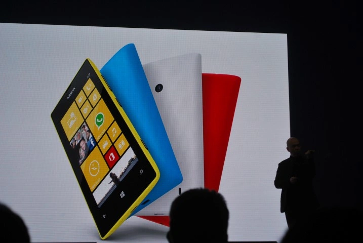 https://ocs-pl.oktawave.com/v1/AUTH_2887234e-384a-4873-8bc5-405211db13a2/spidersweb/2013/02/MWC-2013-Nokia-17.jpg