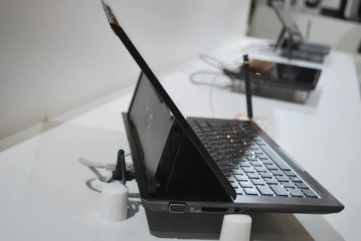 https://ocs-pl.oktawave.com/v1/AUTH_2887234e-384a-4873-8bc5-405211db13a2/spidersweb/2013/02/Sony-MWC-2013-7.jpg
