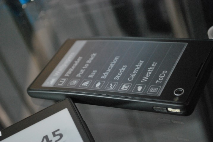 MWC 2013: YotaPhone &#8211; to się nazywa prawdziwa innowacja!
