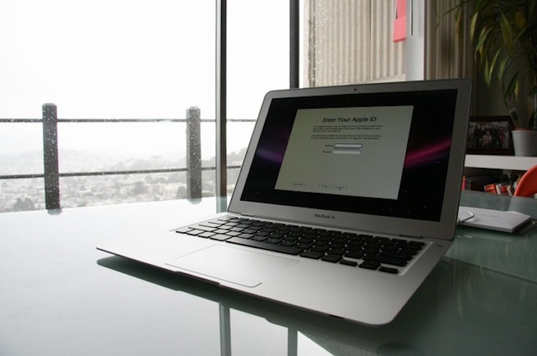 Macbook-Air1 class="wp-image-99607"