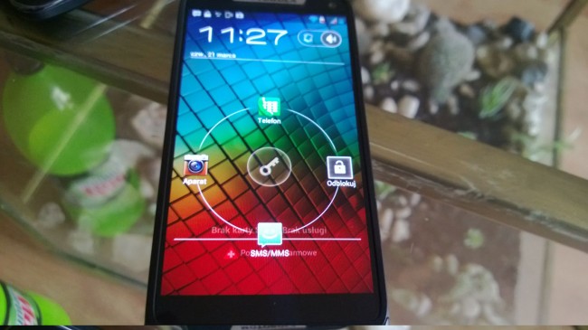 Motorola RAZR i 07
