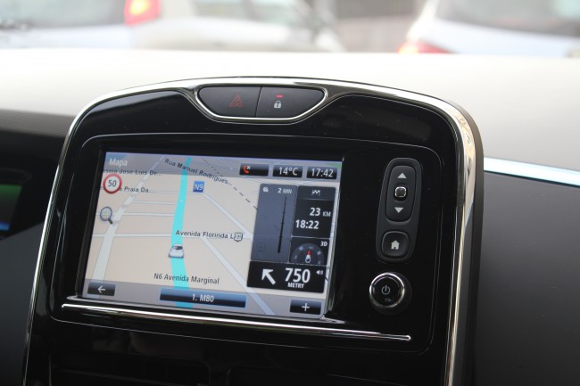 R-link Renault ZOE 5 class="wp-image-102163" 