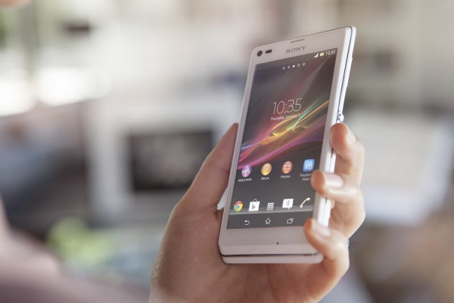Sony-Xperia-L-smartfon-telefon-telefonsony-android-exmor-aparat-walkman-plus-orange-tmobile-play_07