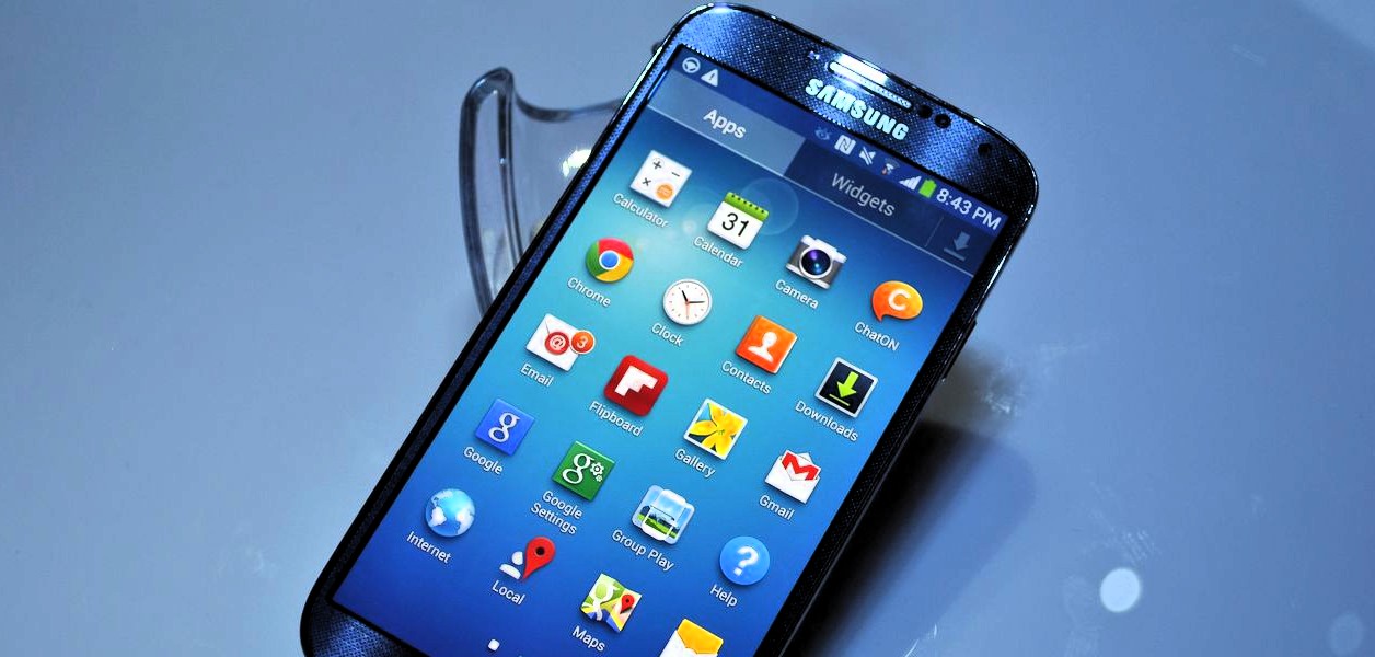 samsung galaxy s 4 class="wp-image-102594" 