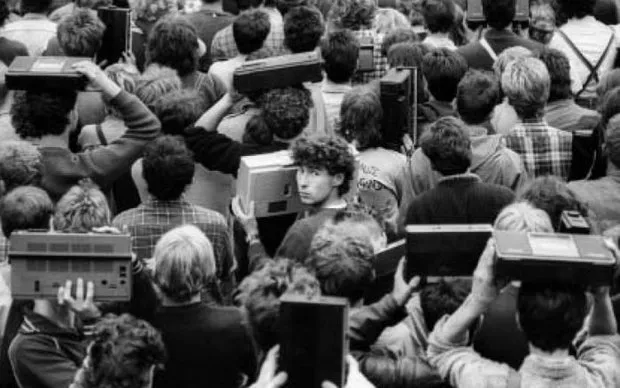 Festiwal-w-Jarocinie&#8211;1986-rok&#8211;Publicznosc-nagrywa 
