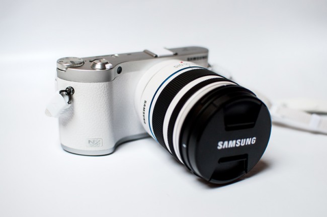 Samsung-NX300-01