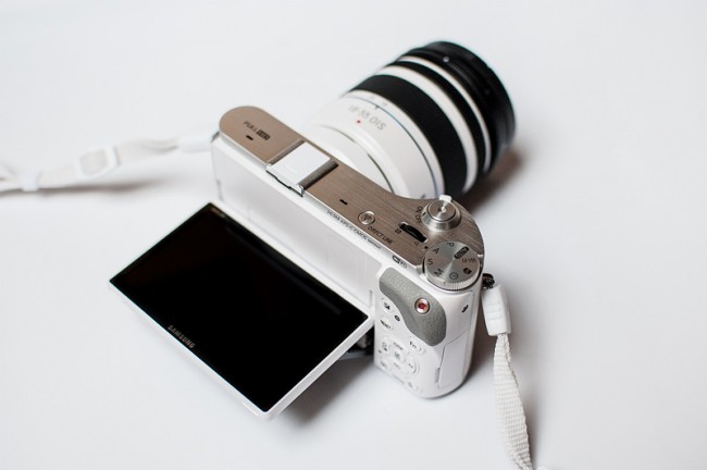 Samsung-NX300-02