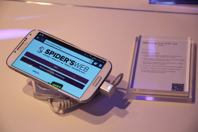 samsung-galaxy-s4-spidersweb 
