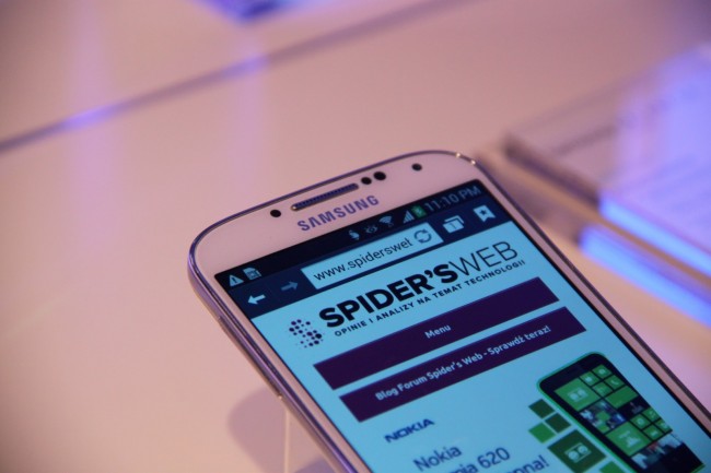 samsung-galaxy-s4-spidersweb-lewo