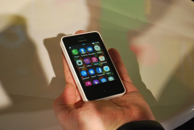Nokia Asha 501, handson 1