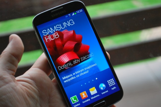 SGS4, Samsung Hub