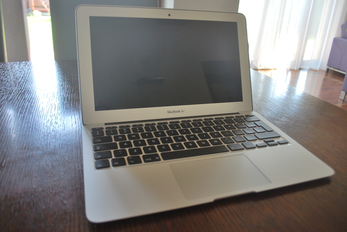 MacBoo Air 11, mid-20133 class="wp-image-125036"