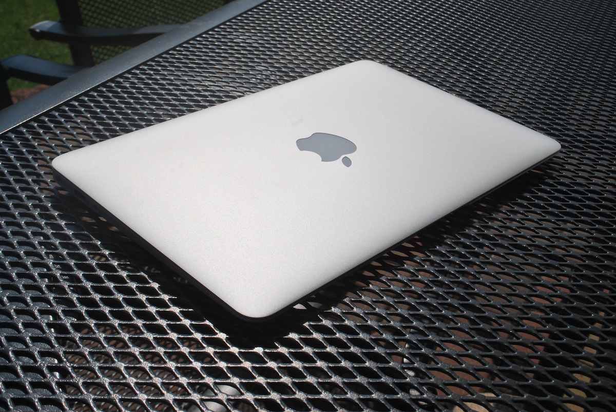 MacBook Air, 11, mid-2013, 2 class="wp-image-125057"
