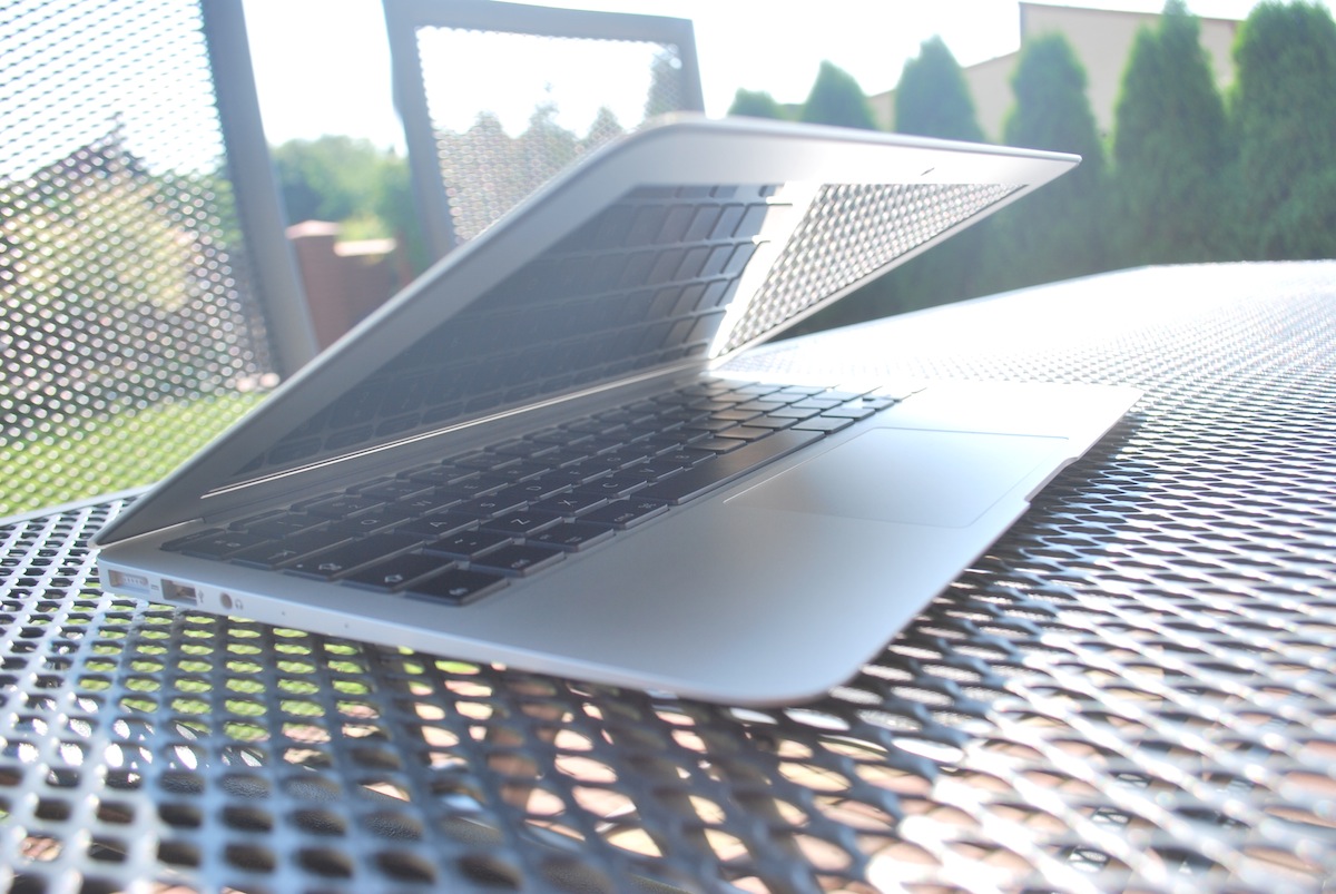 MacBook Air 11, mid-2013 8 class="wp-image-125046"
