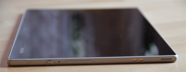 Sony Xperia Tablet Z 4 – bok