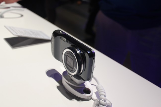 s4 zoom