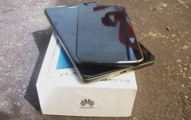 https://ocs-pl.oktawave.com/v1/AUTH_2887234e-384a-4873-8bc5-405211db13a2/spidersweb/2013/07/huawei-ascend-mate-12-650x410.jpg