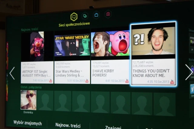 Samsung F7000 Smart TV -12 
