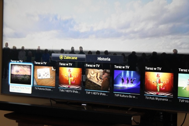 Samsung F7000 Smart TV -13 class="wp-image-138499" 