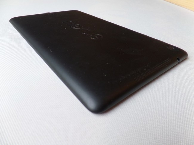 https://ocs-pl.oktawave.com/v1/AUTH_2887234e-384a-4873-8bc5-405211db13a2/spidersweb/2013/09/nowy-nexus-7-tył-650x487.jpg