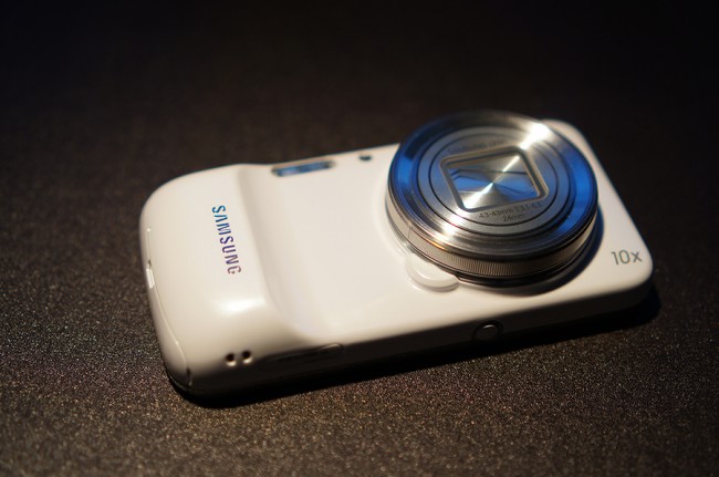 samsung-galaxy-s4-zoom-1