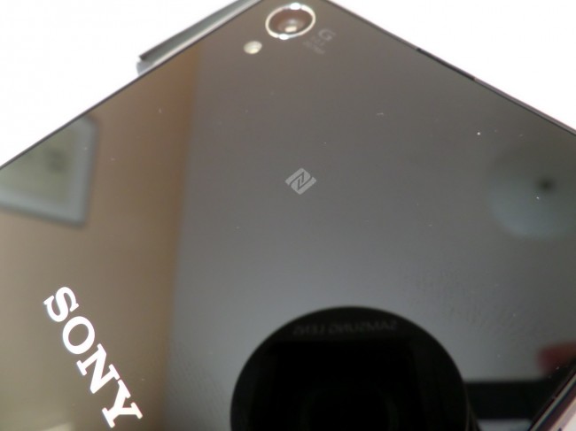 https://ocs-pl.oktawave.com/v1/AUTH_2887234e-384a-4873-8bc5-405211db13a2/spidersweb/2013/09/xperia-z1-21-650x487.jpg