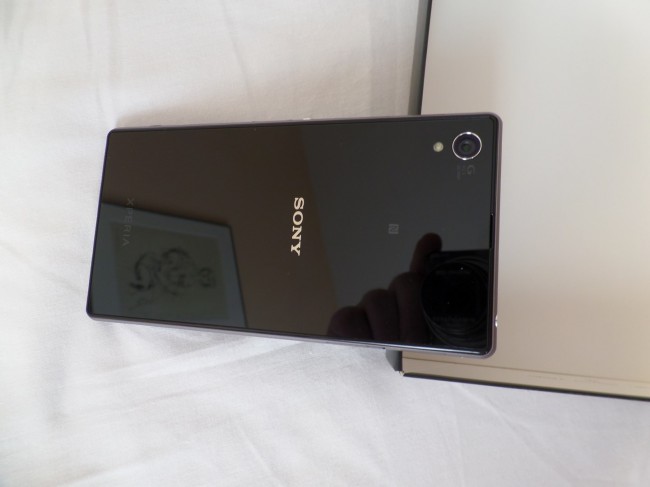 https://ocs-pl.oktawave.com/v1/AUTH_2887234e-384a-4873-8bc5-405211db13a2/spidersweb/2013/09/xperia-z1-22-650x487.jpg