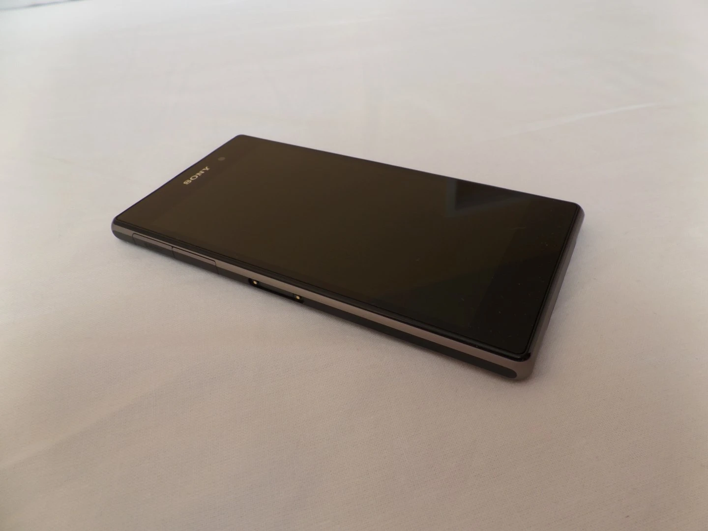 https://ocs-pl.oktawave.com/v1/AUTH_2887234e-384a-4873-8bc5-405211db13a2/spidersweb/2013/09/xperia-z1-23.jpg