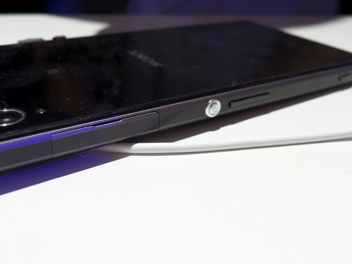 https://ocs-pl.oktawave.com/v1/AUTH_2887234e-384a-4873-8bc5-405211db13a2/spidersweb/2013/09/xperia-z1-27.jpg