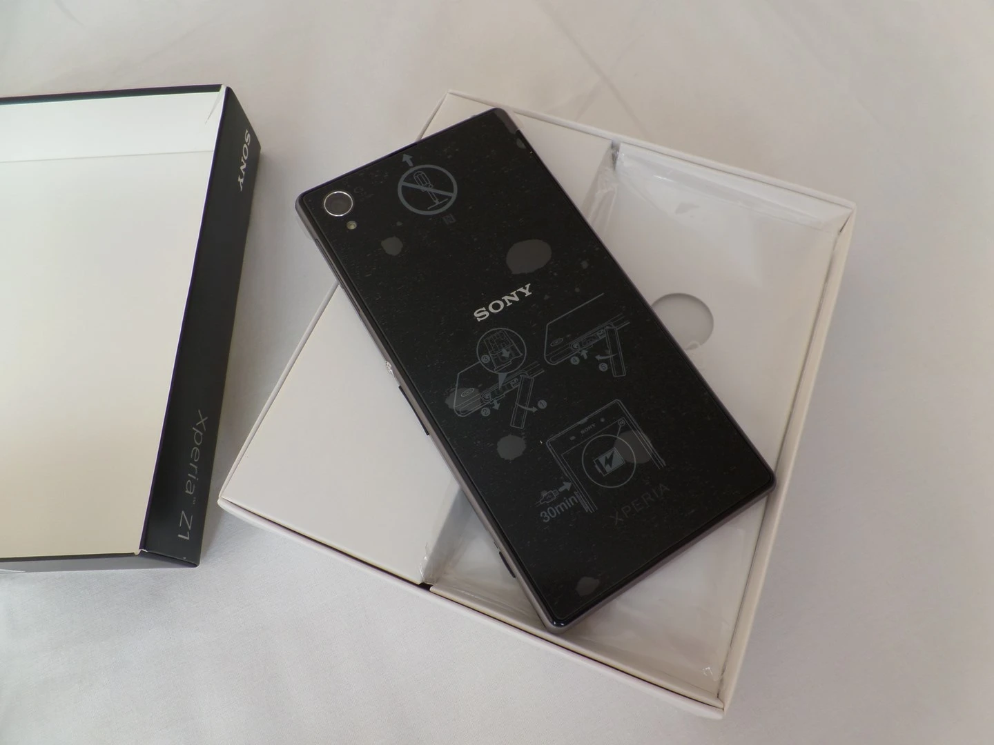 https://ocs-pl.oktawave.com/v1/AUTH_2887234e-384a-4873-8bc5-405211db13a2/spidersweb/2013/09/xperia-z1-3.jpg