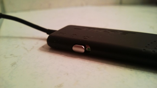 https://ocs-pl.oktawave.com/v1/AUTH_2887234e-384a-4873-8bc5-405211db13a2/spidersweb/2013/10/Bose-QC20-4-650x365.jpg